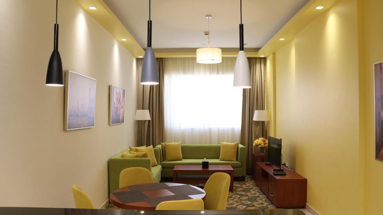 Al Riyadh Hotel Apartments アブダビ エクステリア 写真