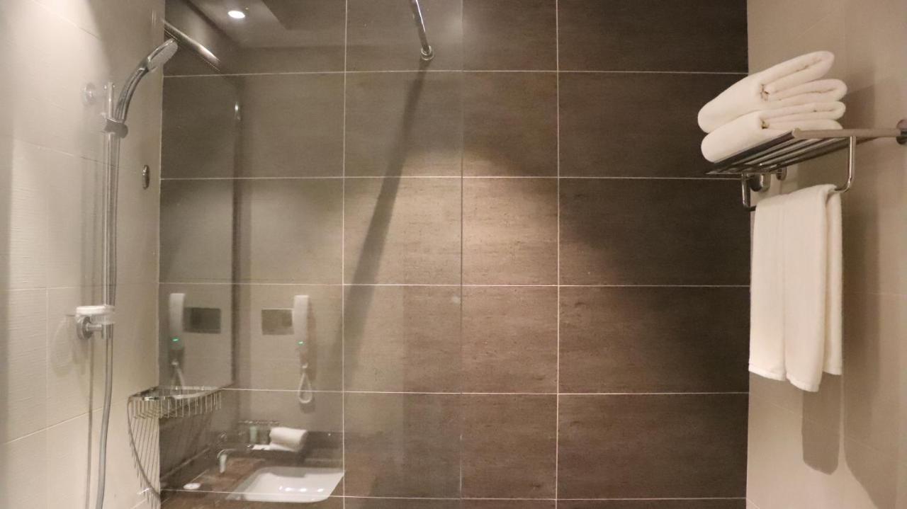 Al Riyadh Hotel Apartments アブダビ エクステリア 写真