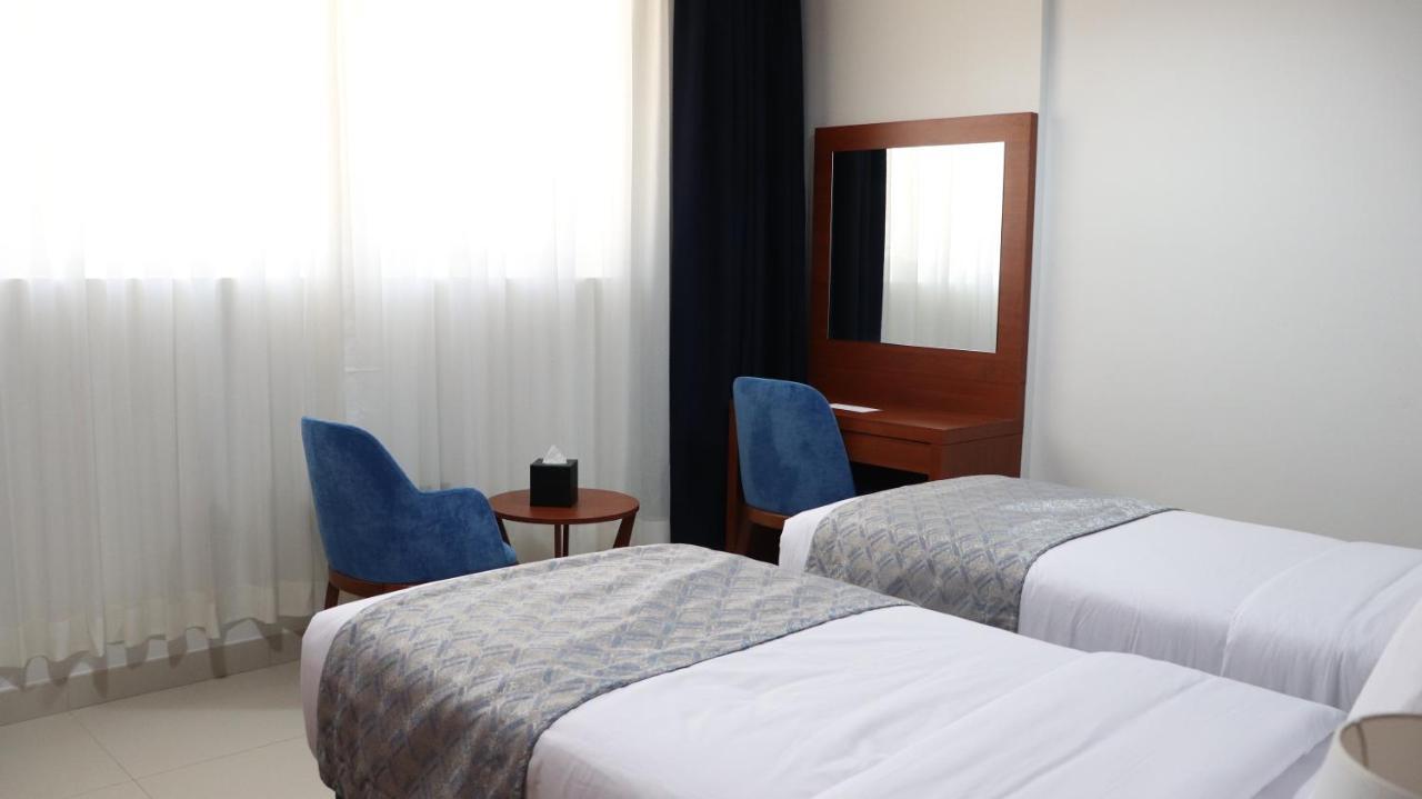 Al Riyadh Hotel Apartments アブダビ エクステリア 写真