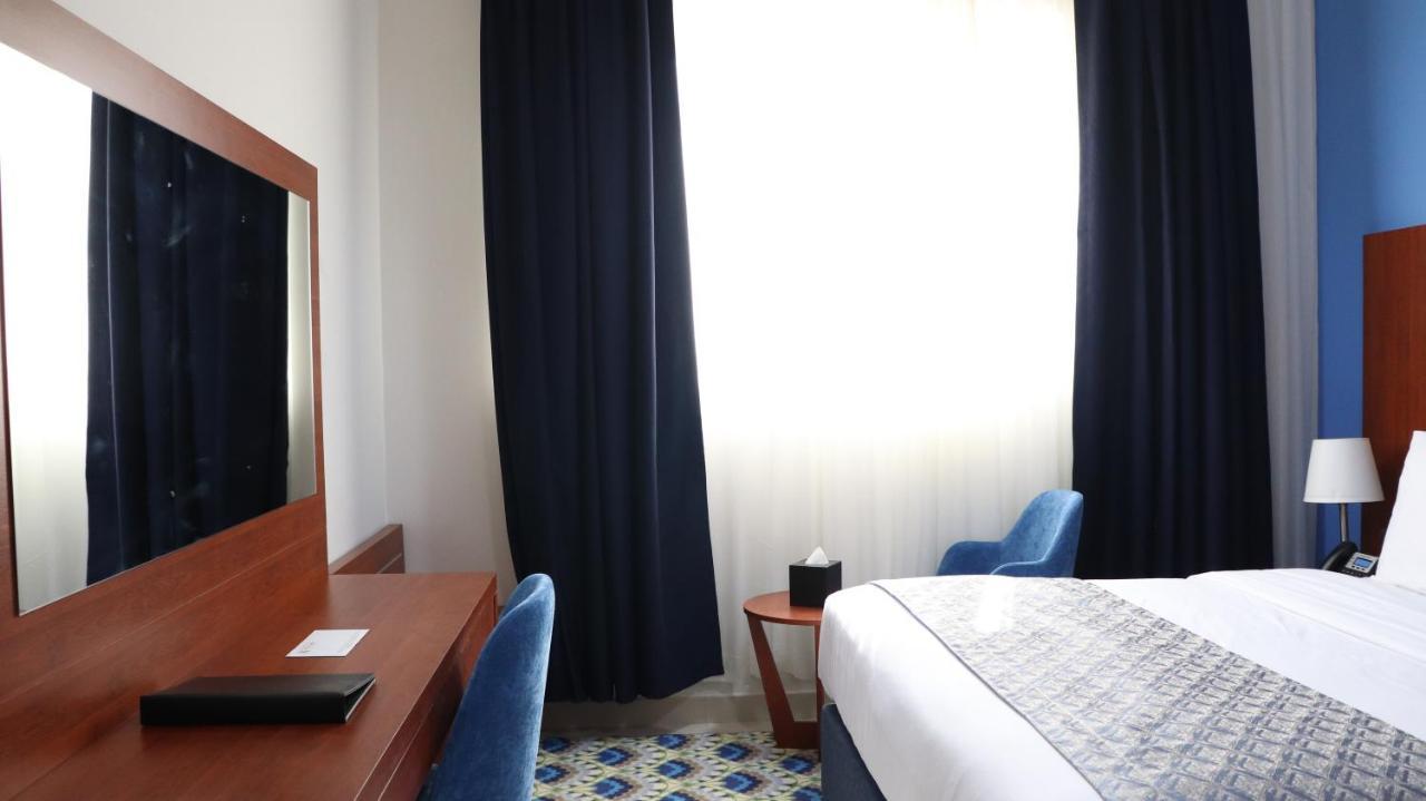 Al Riyadh Hotel Apartments アブダビ エクステリア 写真