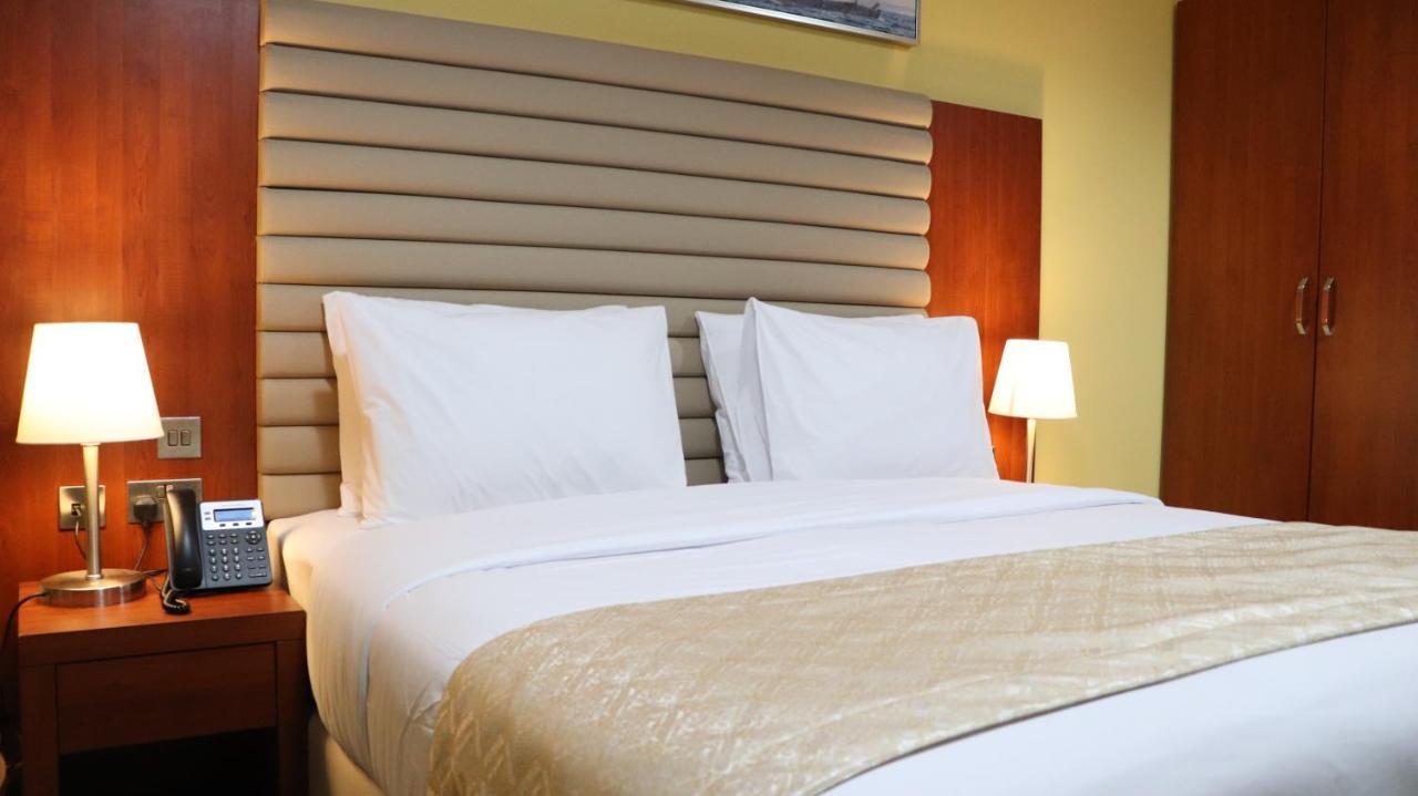 Al Riyadh Hotel Apartments アブダビ エクステリア 写真