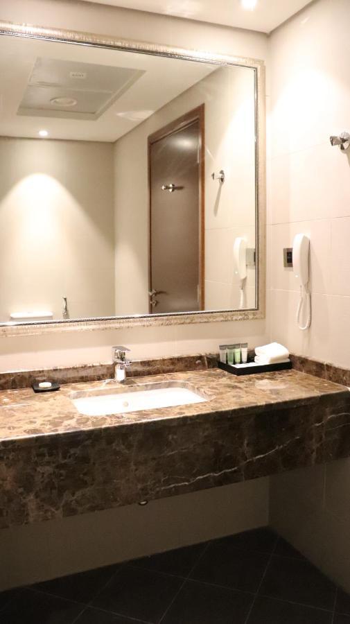 Al Riyadh Hotel Apartments アブダビ エクステリア 写真