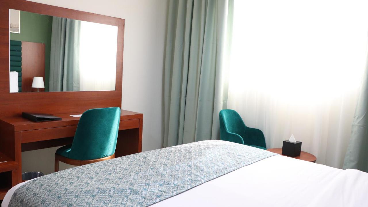 Al Riyadh Hotel Apartments アブダビ エクステリア 写真